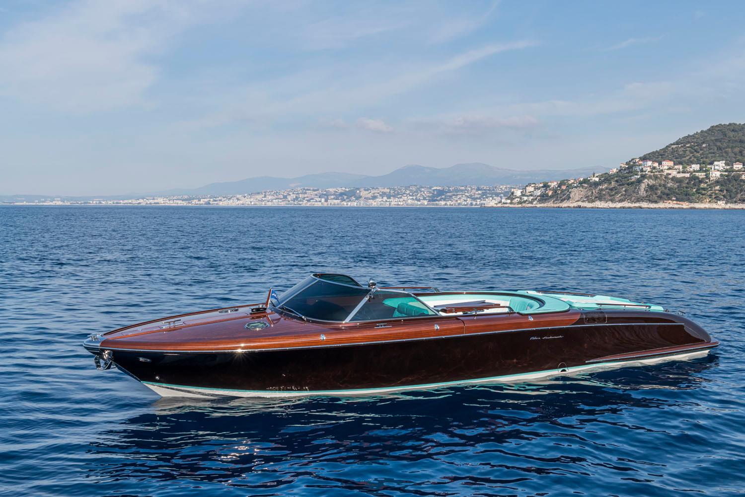 2022 RIVA ANNIVERSARIO 